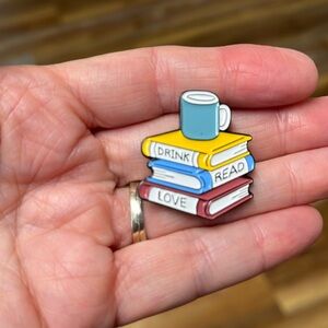 Brooch- Books Stacked,NIP